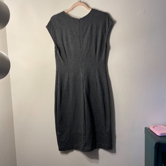 🔥 Banana Republic | Gray Ponte Knit Cap Sleeve Sheath Dress 10 - Picture 8 of 9